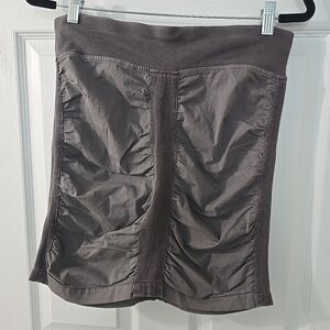 XCVI Wearables‎ Women's Size Medium Gray Ruched Pull On Short Skirt